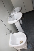 La maison de conteneur préfabriquée 20HC peut personnaliser les toilettes de conteneur mobiles