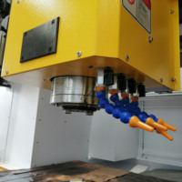 Centre d'usinage CNC à double colonne à broche unique BT40 haute précision et robuste DC-1317
