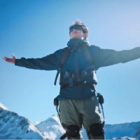 Exosquelette portable rechargeable en fibre de carbone et aluminium avec reconnaissance de la marche par IA pour adultes et personnes âgées - Aide à la marche sportive et à la montée d'escaliers