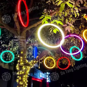 Anneau lumineux suspendu pour sapin de Noël, idéal pour les marchés de Noël, les jardins, les parcs et les décorations paysagères festives - Product Image 5