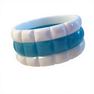 Nouveau Bracelet Jonc Artistique en Résine Vintage, Meilleur Design, Forme Irrégulière Sculptée, Bleu Crème, Bijou Tendance pour Femme, Idéal Soirée - Product Image 5