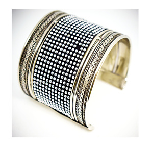 2025 Gold Silver 13mm Narrow Gold Bracelets Wyoming Christmas Gift Hypoallergenic Jewelry Embosses bracelet Casting Gold Plated - Product Image 4