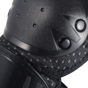 Un ensemble de quatre protections anti-chute pour genoux et jambes de moto pour adultes - Product Image 4