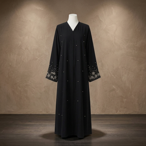 Abaya de luxe en satin noir à imprimé floral avec poignets et taille naturelle - Product Image 2