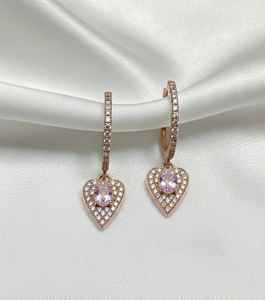 Pendientes de Aro con Forma de Corazón en Oro de 14 Quilates con Piedras Preciosas Ovaladas Naturales/de Laboratorio y Diamantes Pavé - Product Image 6