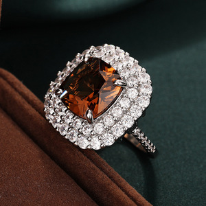Anello Geometrico di Lusso con Accento a Stella per Donne, Gioiello da Dito Scintillante alla Moda - Product Image 3