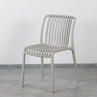 Chaises de salle à manger empilables en PP avec accoudoirs pour l'extérieur, la maison, le bureau et l'hôtel – Design moderne, stable et durable