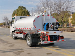 Camion Cisterna Usato Economico Isuzu Giapponese per Trasporto Acqua Potabile, Autocisterna da 5m3 per Irrigazione Stradale - Product Image 3