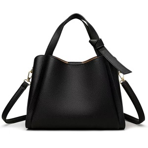 Borsa Morbida ed Elegante + Borsa <span class=keywords><strong>a</strong></span> Tracolla Convertibile <span class=keywords><strong>a</strong></span> Piacere, che Offre un Tocco di Raffinatezza - Product Image 3