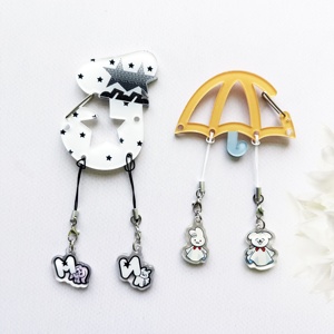 Porte-clés personnalisés en acrylique Felton, mignons porte-clés mousquetons en acrylique transparent avec impression et breloques pour téléphone - Product Image 1