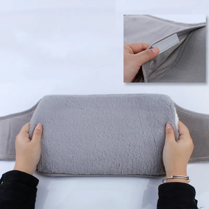 Bouillotte de 1L en Caoutchouc avec Ceinture Lombair Douce en Peluche - Product Image 2