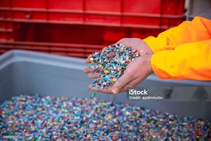 Broyeurs automatiques efficaces pour déchets plastiques (PVC, PC, PP, PET, HDPE), machines de broyage pour bouteilles d'eau et d'huile, seaux - Product Image 6