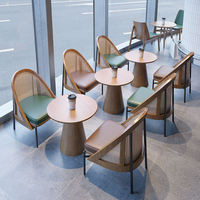 Ensemble table et chaise en bois pour café thé au lait de style nordique meubles de restaurant ensemble table à manger et chaise en bois ensemble table basse