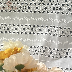 HAPPEAK-Tela bordada de algodón puro con patrones florales para blusa de diseñador - Product Image 2