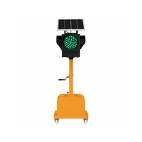 Feu de signalisation solaire pour logistique portuaire, panneau 200 mm 30 W, batterie 40 Ah pour zones d'entreposage et centres logistiques