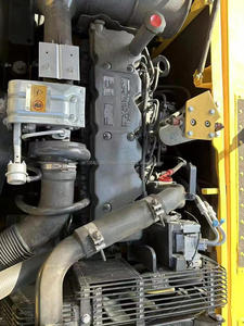 Excavatrice sur chenilles hydraulique Komatsu PC200-8 d'occasion du Japon, 20 tonnes, modèle 2020, 1500 heures, capacité de la cuve de 1,3 m, super performances - Product Image 5