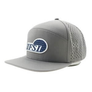 หมวกแก๊ปทรงทรัคเกอร์ 6 แผง คุณภาพสูง แบบกำหนดเอง พร้อมแผ่นยาง PVC ตัดด้วยเลเซอร์ รูระบายอากาศ โพลีเอสเตอร์ - Product Image 1