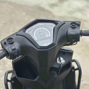 Scooter a Gasolina Automático EU Shangling con Pistón de Motor, Frenos de Disco Delanteros y Traseros, y Protección Anticaídas de Plástico - Product Image 2