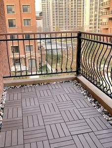 Günstige DIY natürliche Deck fliesen für Balkon Garten Schwimmbad einfach zu installieren ineinandergreifende Deck Bodenfliesen 300*300*22mm