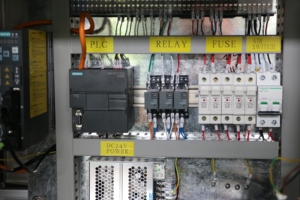 Machine d'étiquetage automatique électrique multi-matériaux pour <span class=keywords><strong>tubes</strong></span> <span class=keywords><strong>de</strong></span> prélèvement <span class=keywords><strong>sanguin</strong></span> et ampoules, avec contrôle PLC - Product Image 5