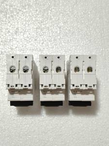 Controlador de programación Plc LOTE de 3 PCS 2 POLES 32AMP XC60 D32 - Product Image 3
