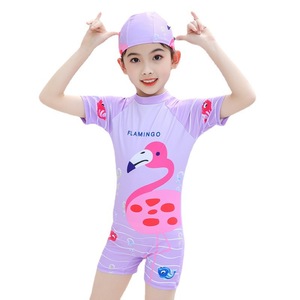 Traje de baño de una pieza con diseño de unicornio y flamenco para niñas, con gorro UPF 30, de secado rápido, para natación y deportes acuáticos, de 3 a 13 años - Product Image 5