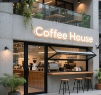 Fenêtre pliante horizontale en aluminium couleur bois pour café, service ouvert, fenêtre en verre pliable sur mesure