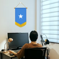 Vente directe usine – Fanions décoratifs personnalisés Somalia 20x30 cm pour bureau et école, en satin avec pompons à l'extrémité