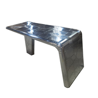 Bureau d'ordinateur industriel en aluminium de style aile d'avion pour cadre dirigeant