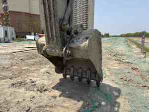 Pelle sur chenilles Hyundai 215VS d'occasion 95% New Low Hours Korea Original Good Condition Motor Engine Gearbox Pump 2021 Model 21.5 - Product Image 6