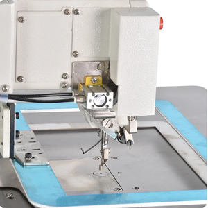 Máquina de Coser Industrial Automática con Puntada de Seguridad y Patrones Computarizados para Prendas de Vestir - Product Image 4