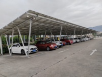 Structure de carport solaire en aluminium personnalisée et fournisseur certifié ISO 9001 pour les applications résidentielles et commerciales