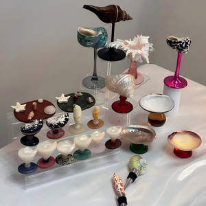 Décorations de mariage artisanales : Verres à vin élégants en coquillages faits à la main, tasses en coquilles de conques côtières, artisanat naturel en promotion - Product Image 1