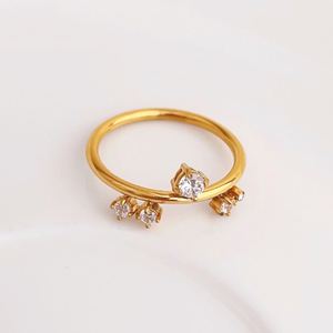 แหวนไทเทเนียมสตีลขายส่ง ดีไซน์เรขาคณิต เรียบบาง ประดับเพชร 5 เม็ด ไม่ลอก ไม่ดำ สำหรับงานหมั้น - Product Image 3