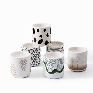 Bougeoir cylindrique minimaliste en céramique blanche, style décalcomanie, vide et rechargeable, design nordique, prêt à offrir - Product Image 3