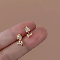 2025 sehari-hari keanggunan Hypoallergenic mata kucing batu Stud bunga Tulip anting untuk wanita