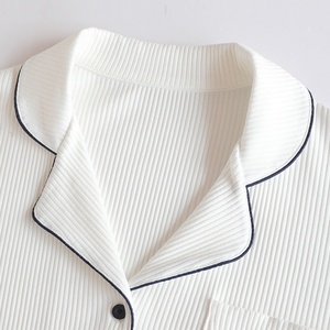 Ensemble pyjama décontracté en coton/élasthanne respirant pour femme, grande taille, tricoté, à manches longues, avec col rabattu blanc, vente en gros - Product Image 2