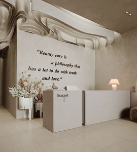 Design d'Interni di Lusso per Salone di Bellezza Unghie e Capelli in Stile Wabi Sabi |   Soluzione Chiavi in Mano per Allestimento e Personalizzazione di Centri Benessere e Negozi di Bellezza Moderni - Product Image 3