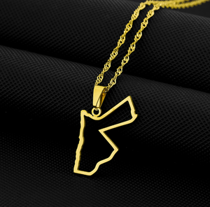 Collar con Colgante de Acero Inoxidable con Diseño Hueco Jordan, Cadena Simple Unisex para Clavícula, Accesorio en Oferta - Product Image 1