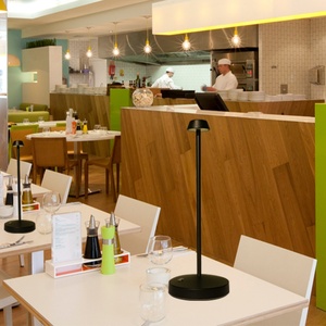 Lámpara de Mesa LED Recargable para Restaurante, con Diseño Moderno, Regulable, Funciona con Batería, Inalámbrica - Product Image 3