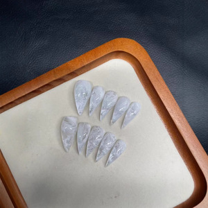 <span class=keywords><strong>Uñas</strong></span> postizas hechas a mano con diseño <span class=keywords><strong>de</strong></span> garra <span class=keywords><strong>de</strong></span> dragón, arte <span class=keywords><strong>de</strong></span> mármol gris, diseño <span class=keywords><strong>de</strong></span> tinta etérea efecto humo, estilo minimalista moderno y a la moda, venta al por mayor. - Product Image 4