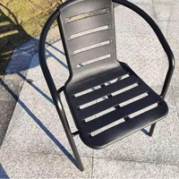 Ensemble de mobilier d'extérieur Cadre en métal noir Table carrée avec dessus en verre et 2 chaises pour jardin, patio, salle à manger, arrière-cour, détente, loisirs