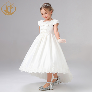 Abito da Cerimonia Estivo in Stile Occidentale per Bambina, Bianco in Raso con Strascico, per Matrimoni, Feste di Compleanno, Prima Comunione - Product Image 6