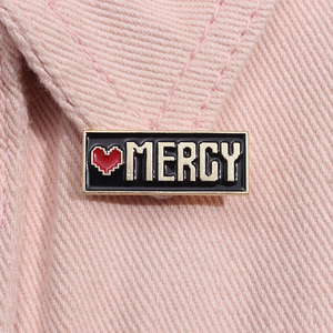 <span class=keywords><strong>Dark</strong></span> Romance Accessoires Rouge Coeur Mercy Épingles En Émail Gothique Noir Broches pour Vêtements Col Revers Badge En Métal - Product Image 5