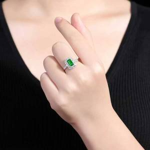 Anillo de esmeralda natural, Origen: Panjshir, Afganistán 0.75ct, oro de 18K, doble halo, media pavé con 68 piezas de diamantes naturales de 0.51ct - Product Image 5