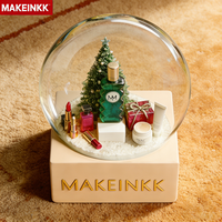 Globe à neige en résine personnalisé, fait main et peint à la main, pour les marques de soins de la peau/cosmétiques - Affichage de logo personnalisé, cadeau de Noël