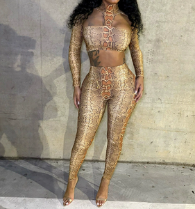 Viviblook J25ST344 Conjunto Casual de Otoño para Mujer, Estampado de Serpiente, Top Corto de Manga Larga, Pantalones Ajustados, Conjunto de Dos Piezas - Product Image 1