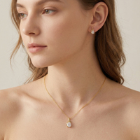 Parure de bijoux tendance pour femme en argent sterling 925 plaqué or 18 carats avec moissanite taille poire, pendentif géométrique et boucles d'oreilles