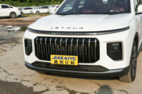 Nouveau SUV Jetour X70 PLUS 2025 Automatique Euro VI R19 Intérieur Sombre Conduite à Gauche avec Toit Ouvrant Panoramique