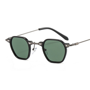 Occhiali da Sole Hip Pop Personalizzati 2024, Nuovi Modelli Quadrati Punk alla Moda con Montature in Metallo e Plastica Gialle, Viola e <span class=keywords><strong>Blu</strong></span> per Uomo e Donna - Product Image 3